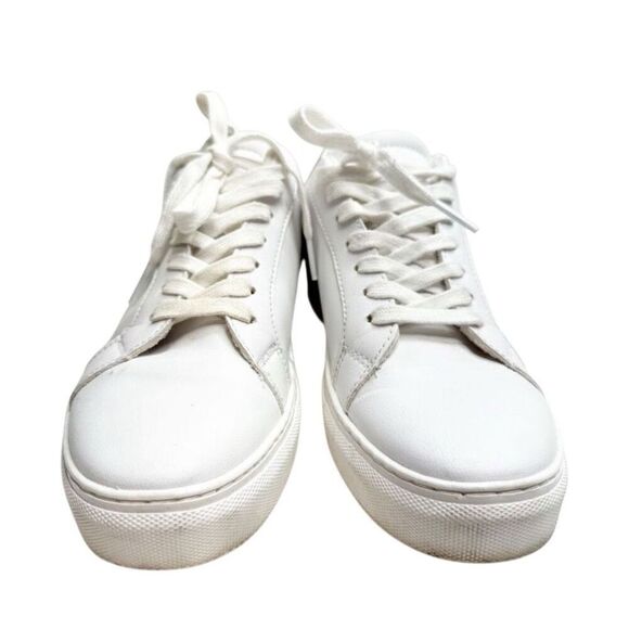 Steve Madden Shoes Size 10 Ravia Sneaker White and Silver Lace Up Rubber Sole - Picture 3 of 9